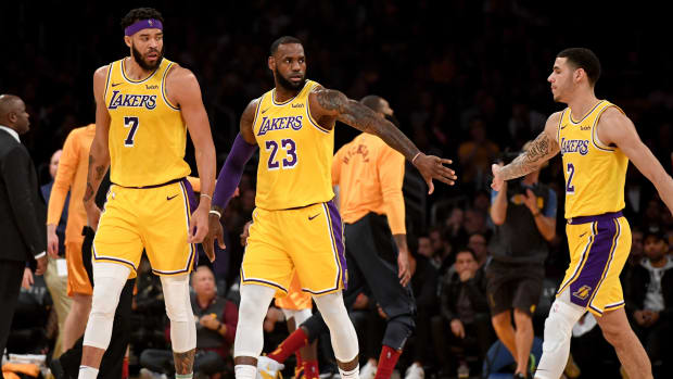 lebron_james_lakers_lonzo_javale_.jpg